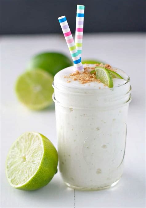 easy-key-lime-pie-protein-smoothie-the-seasoned-mom image