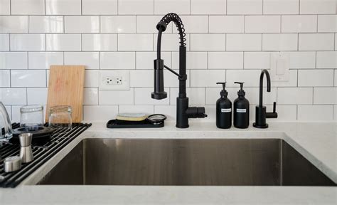 the-8-best-kitchen-sinks-in-2023-simply image