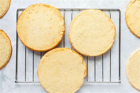 hungarian-dobos-torta-seven-layer-sponge-cake image