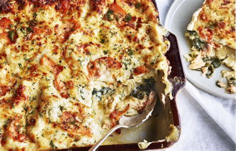 smoked-salmon-and-spinach-lasagne-matching-food image