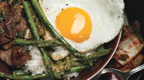 korean-rice-bowl-with-steak-asparagus-and-fried-egg image