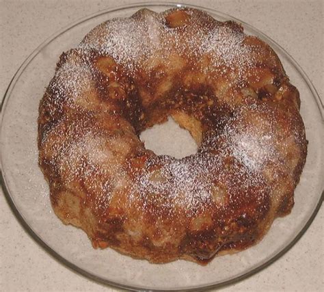 10-pear-cake-recipes-to-make-this-fall image