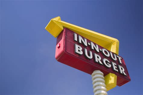 in-n-out-burger-nutrition-facts-what-to-order-avoid image