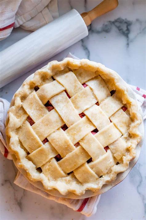 how-to-make-a-lattice-pie-crust-step-by image
