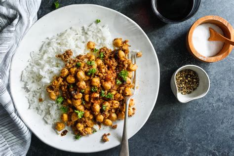 crispy-chickpeas-with-beef-recipe-nyt-cooking image