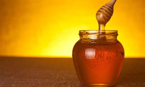 8-benefits-of-honey-and-its-traditional-uses-isha image