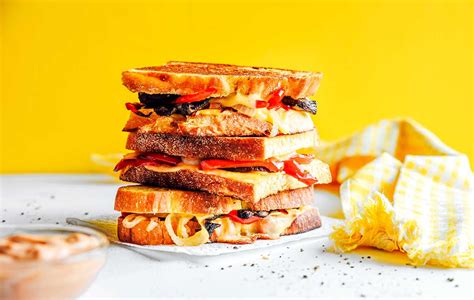roasted-vegetable-grilled-cheese-live-eat image