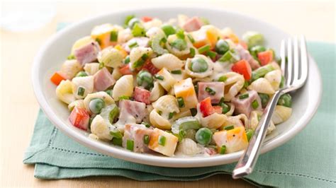 30-minute-ham-and-pasta-salad image