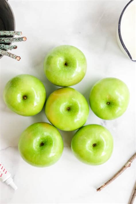 the-best-easy-homemade-candy-apples-fresh-coast-eats image