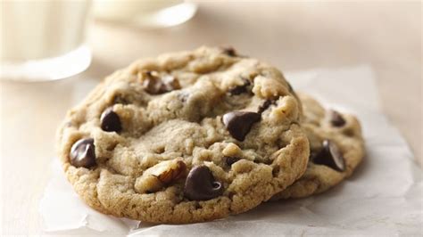 ultimate-chocolate-chip-cookies-recipe-bettycrockercom image