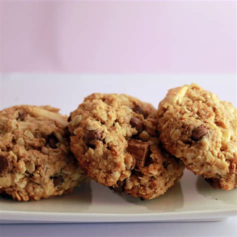 oatmeal-bran-chocolate-chip-cookies-bigoven image