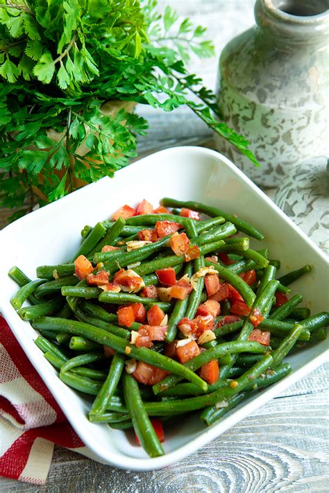 green-beans-with-garlic-tomatoes-italian-food image