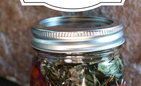 how-to-make-dried-tomatoes-in-olive-oil image