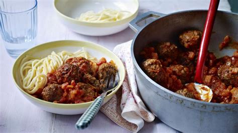 kids-spaghetti-and-meatballs-recipe-bbc image