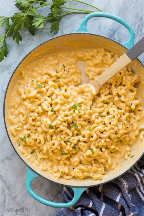 easy-homemade-mac-and-cheese-the image