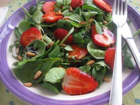 arugula-spinach-strawberry-salad-julias-cuisine image