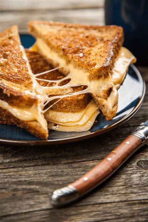 best-grilled-cheese-sandwich-recipe-insanely-good image
