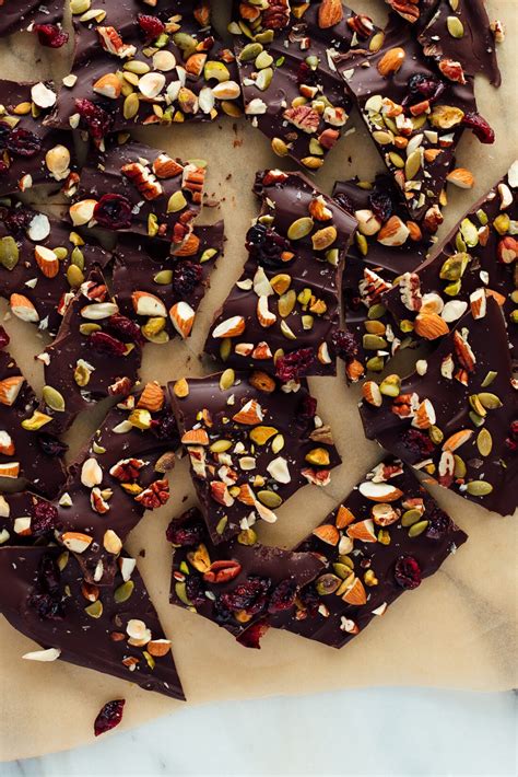easy-chocolate-bark-recipe-cookie-and image