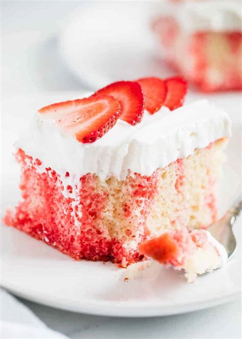 easy-jello-poke-cake-5-ingredients-i image