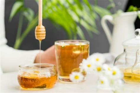 17-benefits-of-drinking-hot-honey-water-one image