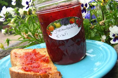 kiwi-strawberry-daiquiri-jam image