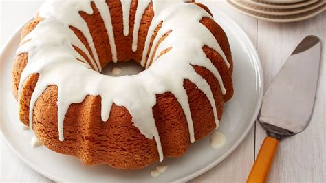 pumpkin-bundt-cake-with-cream-cheese-glaze image