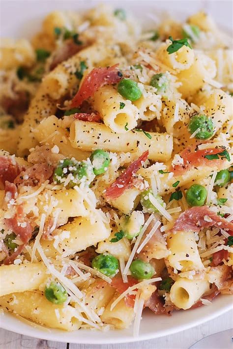 prosciutto-pasta-with-peas-and-parmesan image