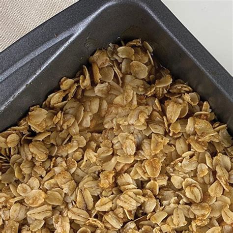 oatmeal-fruit-crisp-recipe-quaker-oats image