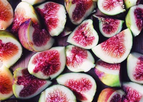 how-to-enjoy-fresh-figs-now-and-freeze-for-later image