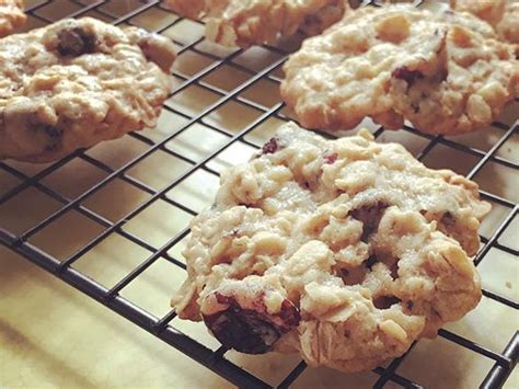 chewy-cranberry-oatmeal-cookies-cranberry image