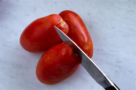 how-to-make-garden-fresh-tomato-sauce image