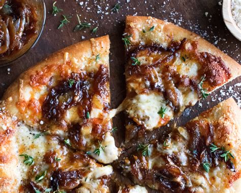 french-onion-pizza-the-original-dish image
