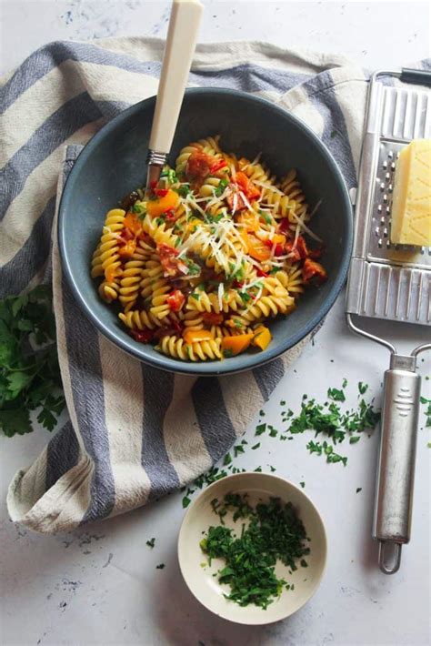easy-one-pot-chorizo-pasta-with-peppers-carries image