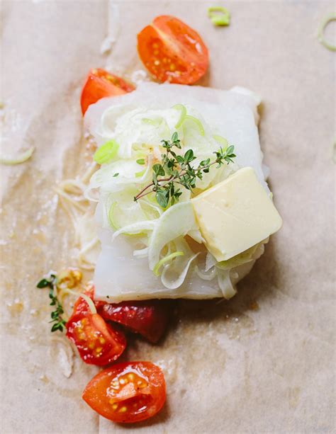 parchment-baked-cod-with-tomatoes-familystyle-food image