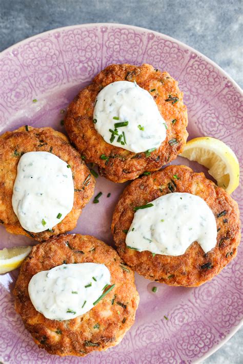 sour-cream-and-onion-salmon-burgers-the image