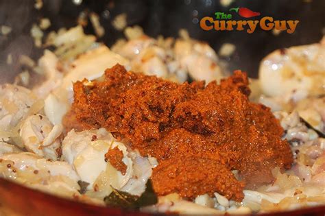 chicken-curry-with-coconut-goan-xacutti-the-curry image