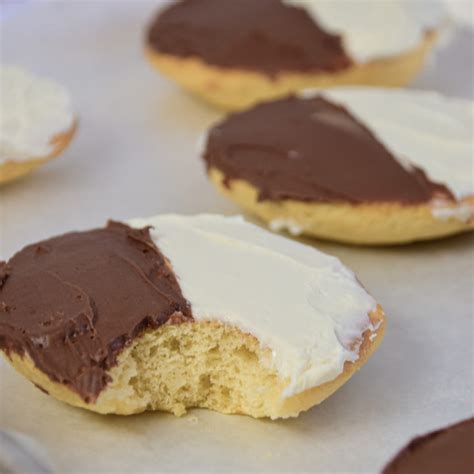vanilla-half-moon-cookies-home-in-the-finger-lakes image
