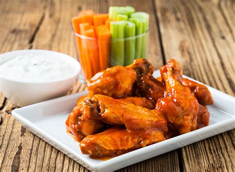 the-best-tasting-chain-restaurant-chicken-wings-eat image