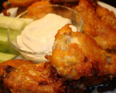 hooters-buffalo-wings-oven-style-recipe-foodcom image