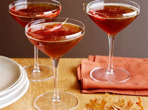 50-best-thanksgiving-cocktail image