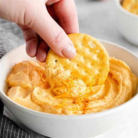homemade-cheese-spread-the-cheese-knees image
