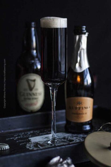 black-velvet-cocktail-the-classic-recipe-fun-twists image