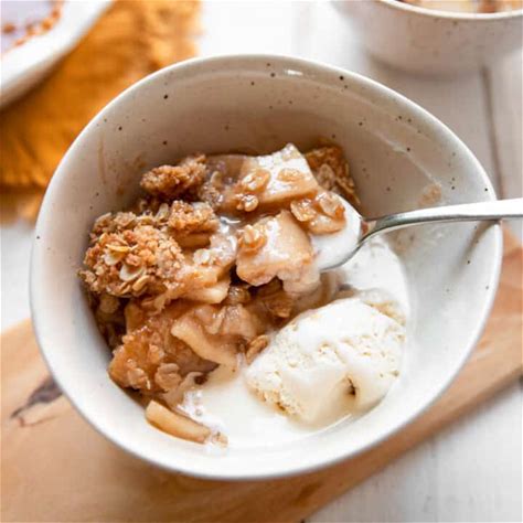 apple-crisp-with-oats-topping-modern-crumb image