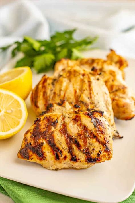 grilled-lemon-chicken-video-family-food-on-the image