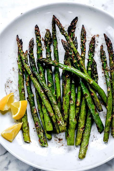 how-to-make-the-best-grilled-asparagus image
