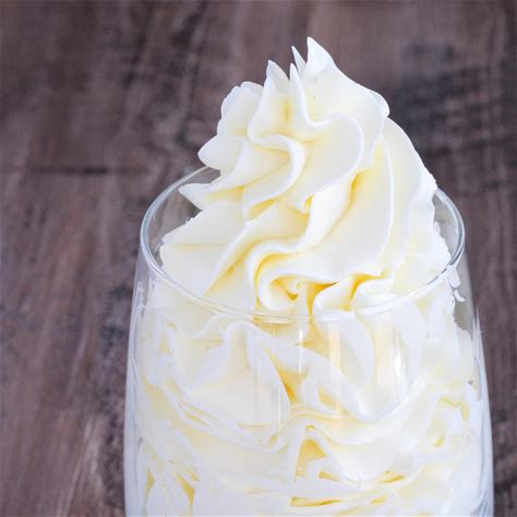 easy-italian-meringue-buttercream-tutorial-chef image