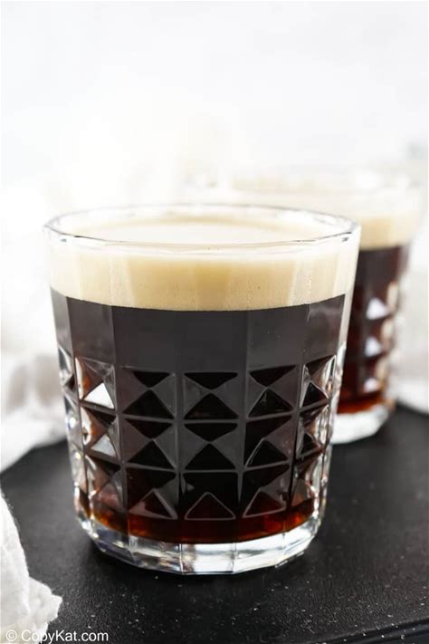 black-velvet-cocktail-copykat image